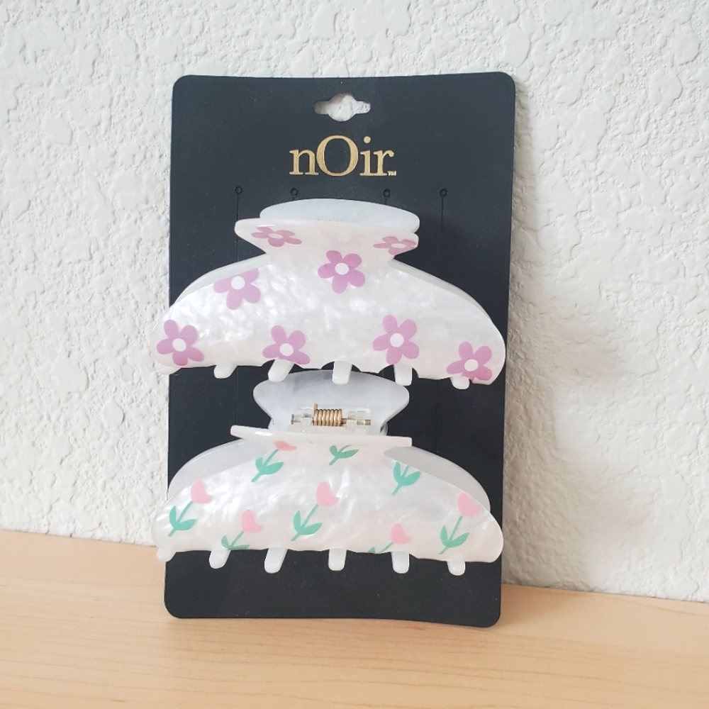 Noir Set of 2 Cottagecore Scandi Y2K Floral Pearlized Hair Claws Hair Clips NWT